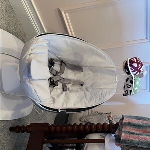 4moms Gray Baby Swing with Mobile